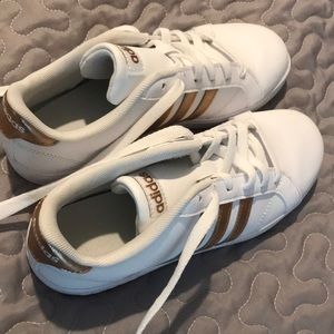 Super comfortable and clean! I love them!